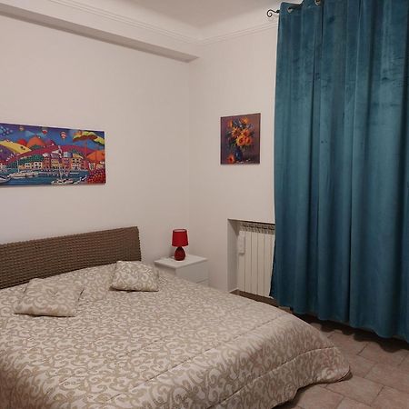 Marina Apartments Taranto Exterior photo